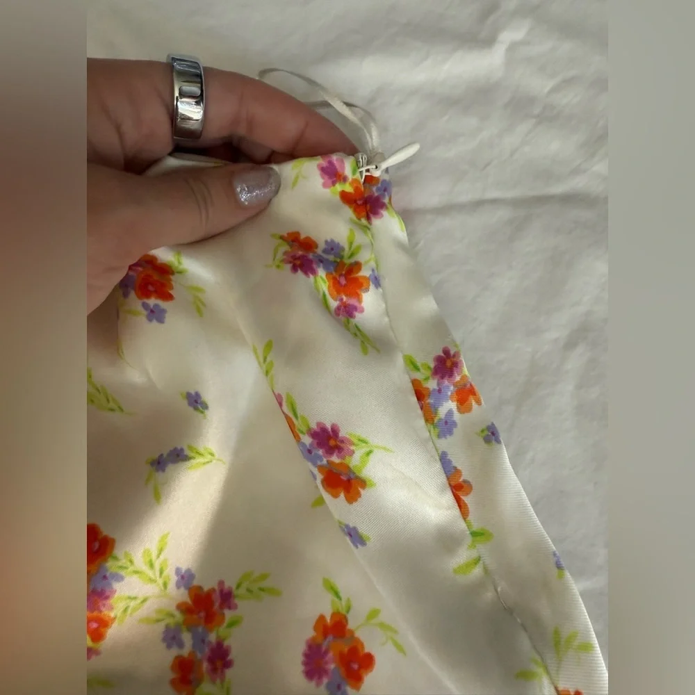 Zara Satin Ivory White Floral Wrap Mini Skirt Size Small